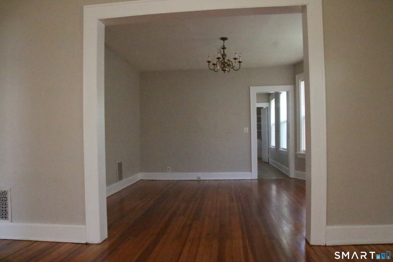 188 Pacific St - Photo 3 of 33