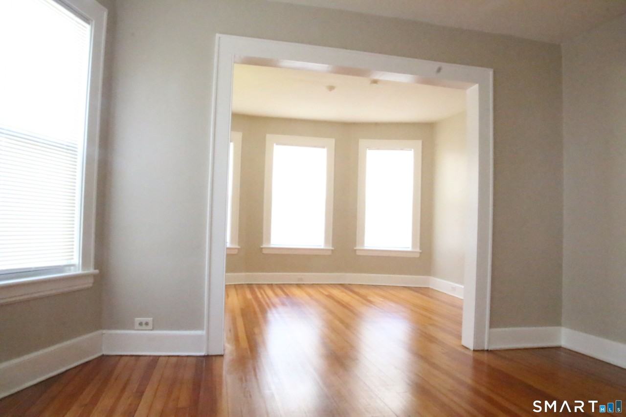 188 Pacific St - Photo 4 of 33