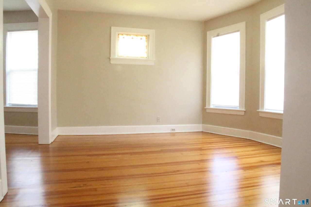 188 Pacific St - Photo 5 of 33