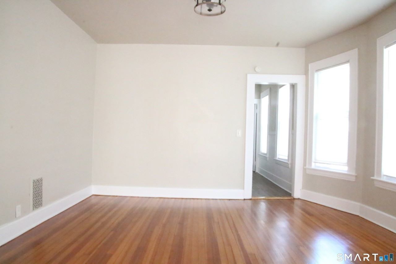 188 Pacific St - Photo 6 of 33