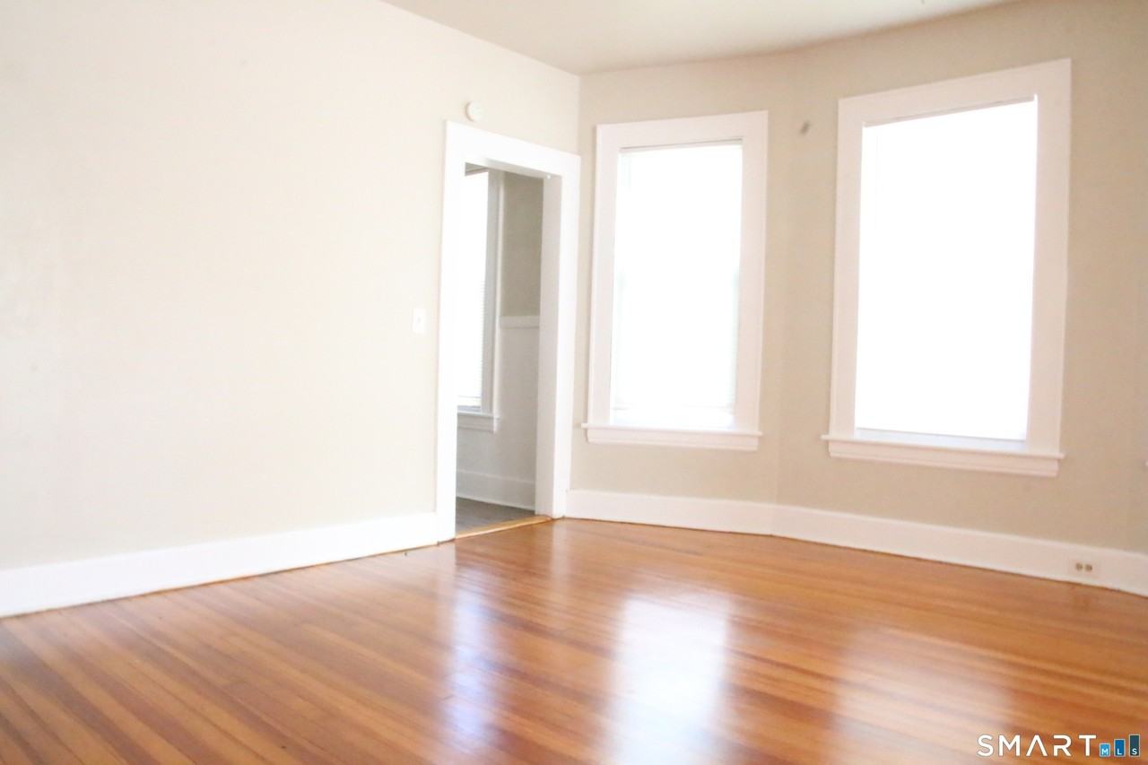 188 Pacific St - Photo 7 of 33