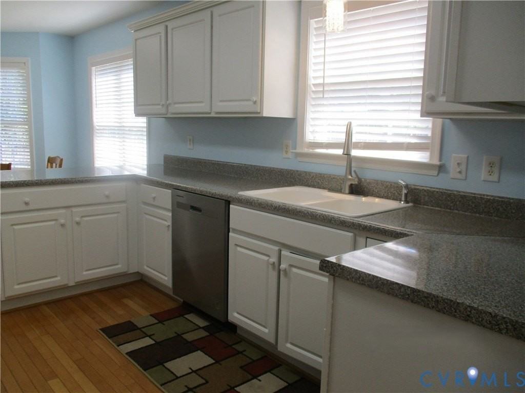 5528 Abbott Cir - Photo 6 of 18