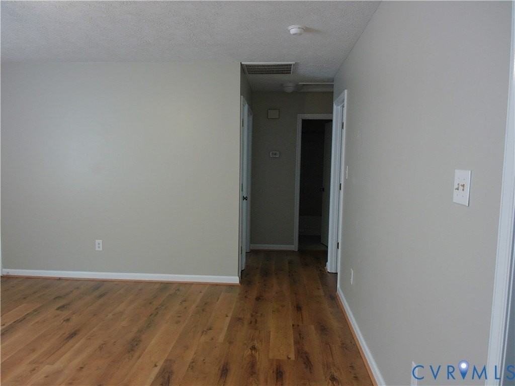 212 N Kalmia Ave - Photo 4 of 16