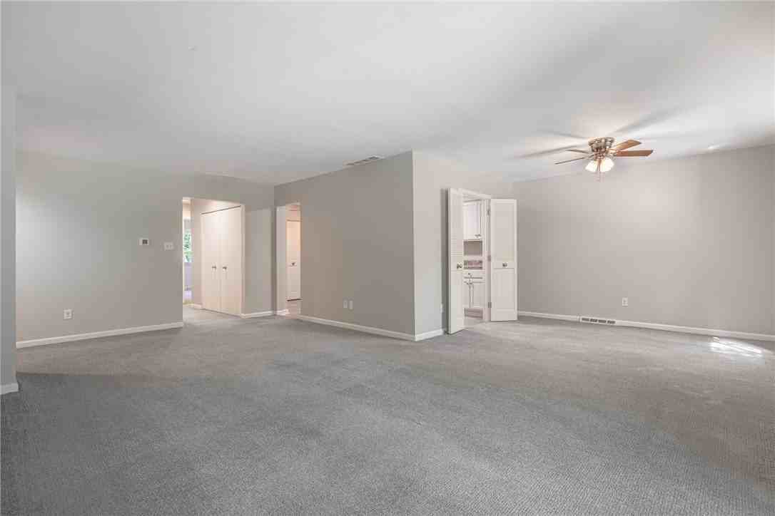 3215 Southdale Dr #7 - Photo 3 of 18