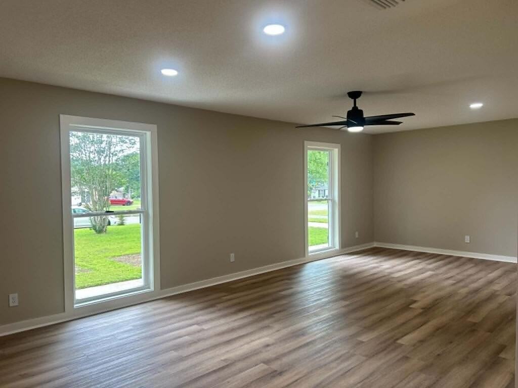 1804 Azure Dr - Photo 3 of 15