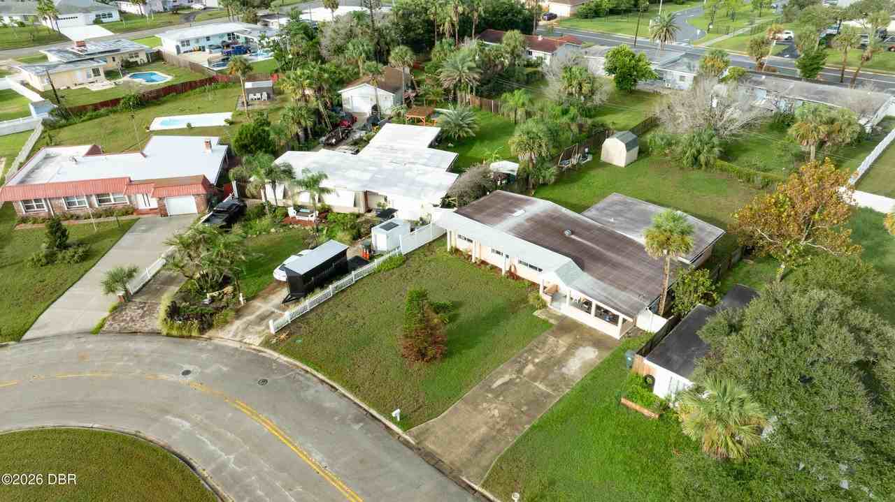 1255 Waverly Dr - Photo 6 of 50
