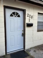 featured image of 228 S Summit St #1