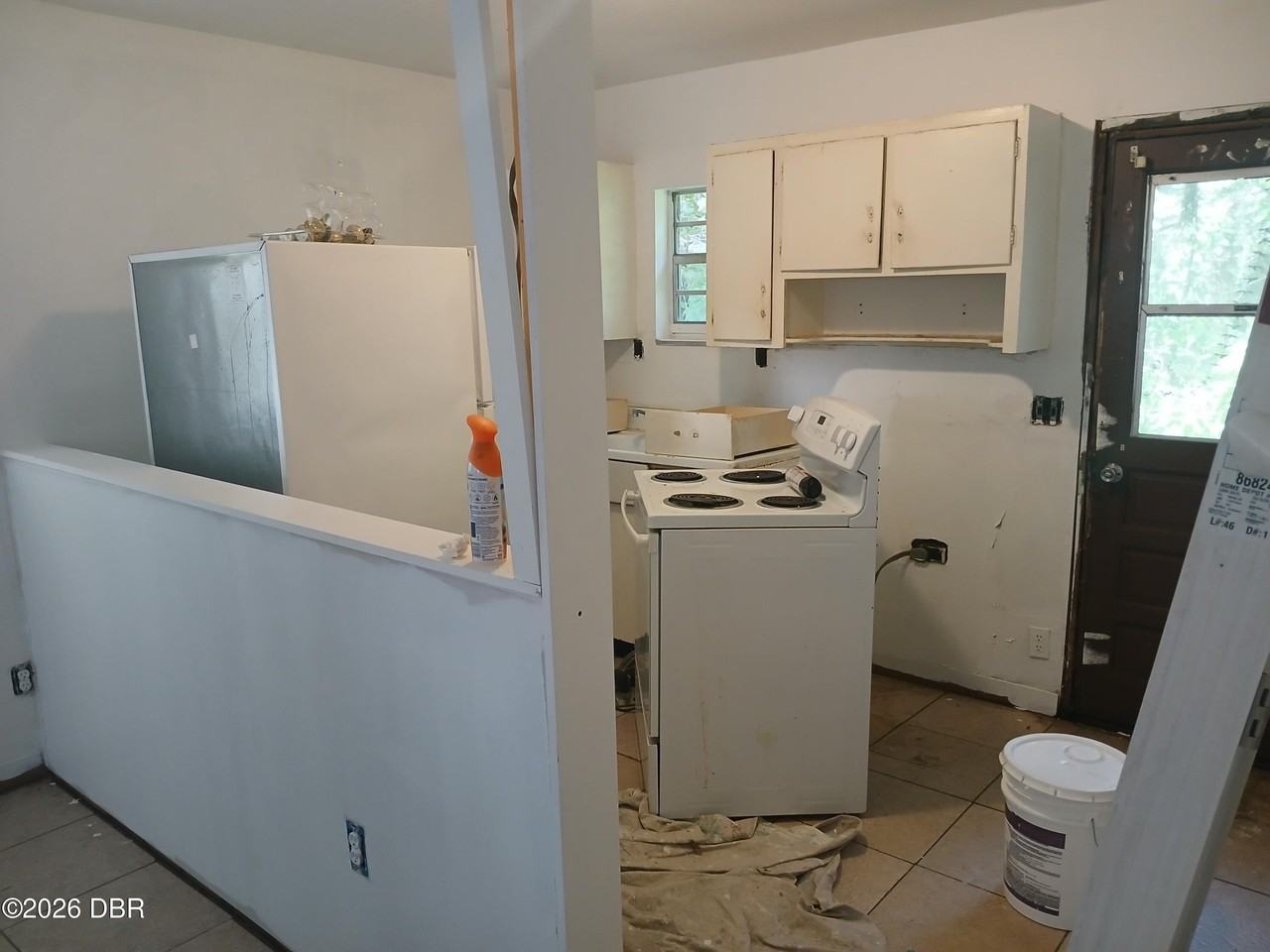 228 S Summit St #1 - Photo 2 of 7