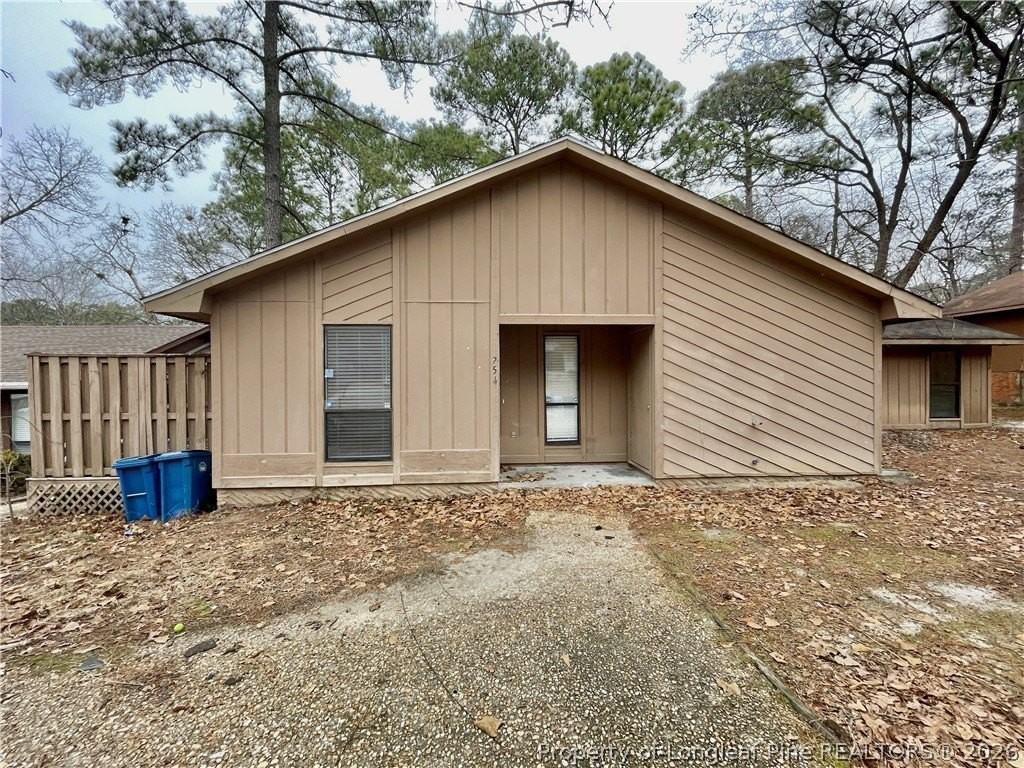 754 Hedgelawn Way