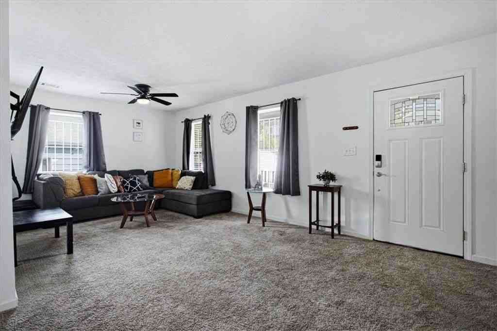 1173 Moton Ave Sw - Photo 4 of 23