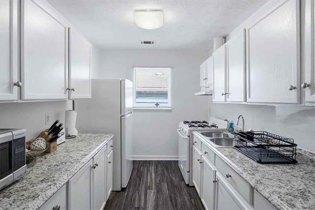 1173 Moton Ave Sw - Photo 7 of 23