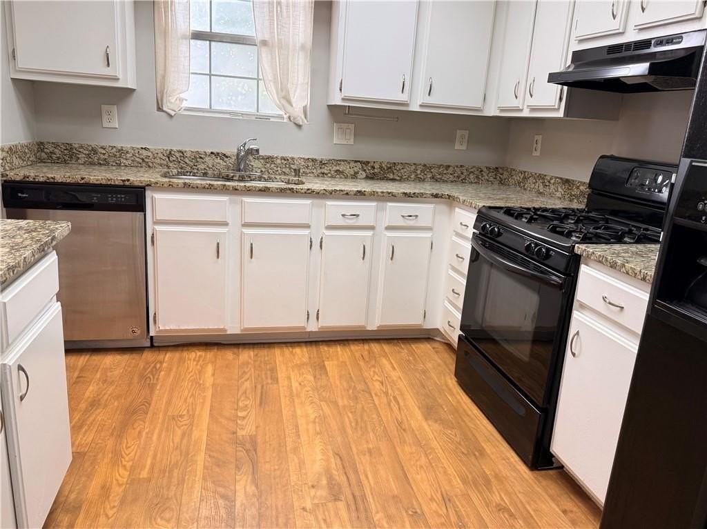 805 Wedgewood Way - Photo 2 of 21
