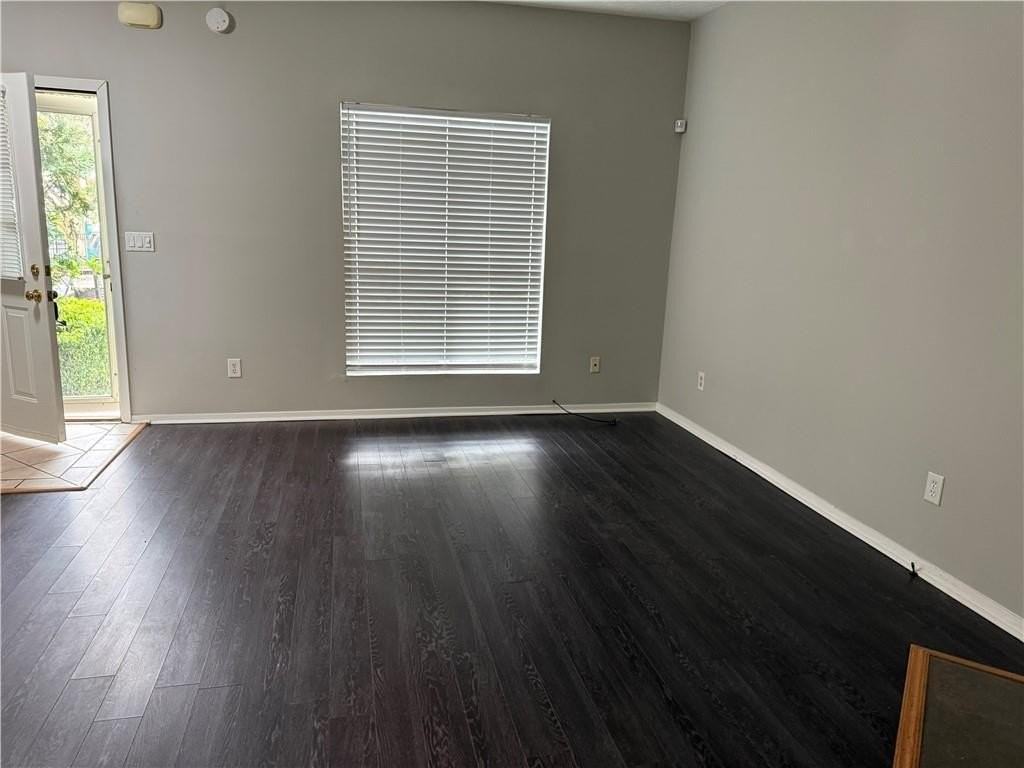 805 Wedgewood Way - Photo 5 of 19