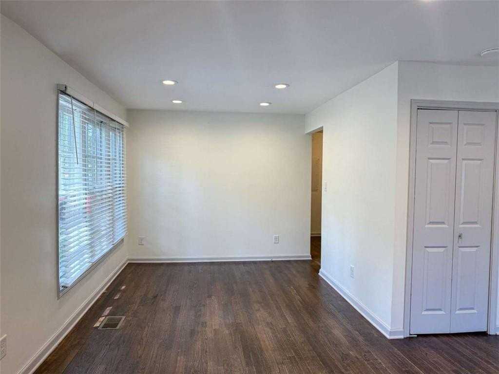 2093 Verbena St Nw - Photo 6 of 19
