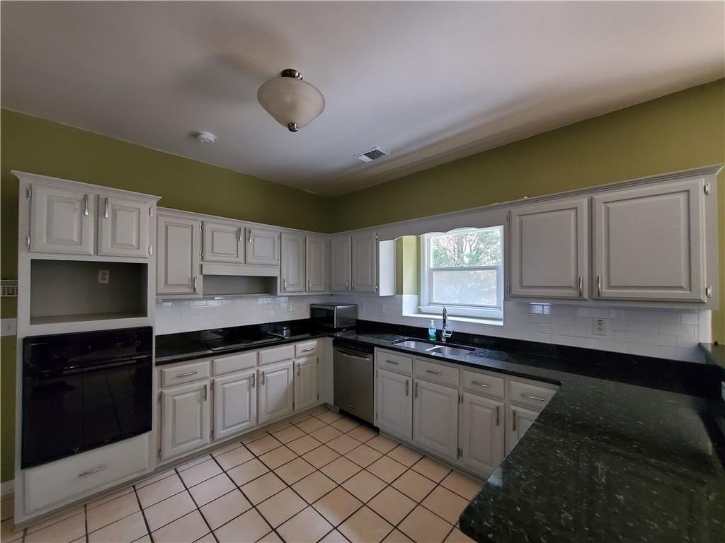 310 Belmont Chase Ct - Photo 5 of 17