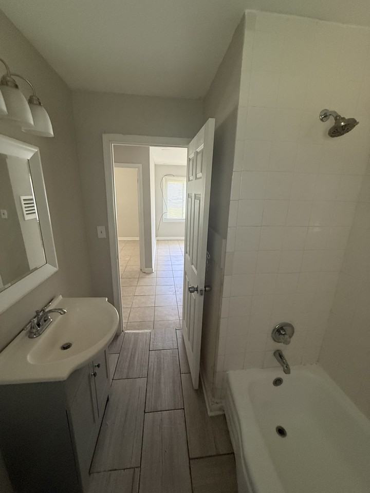 213 Johns Rd #1 - Photo 5 of 20