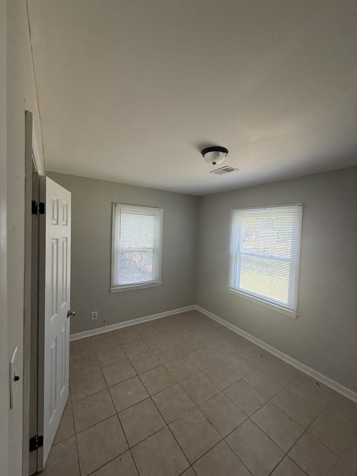 213 Johns Rd #1 - Photo 6 of 20