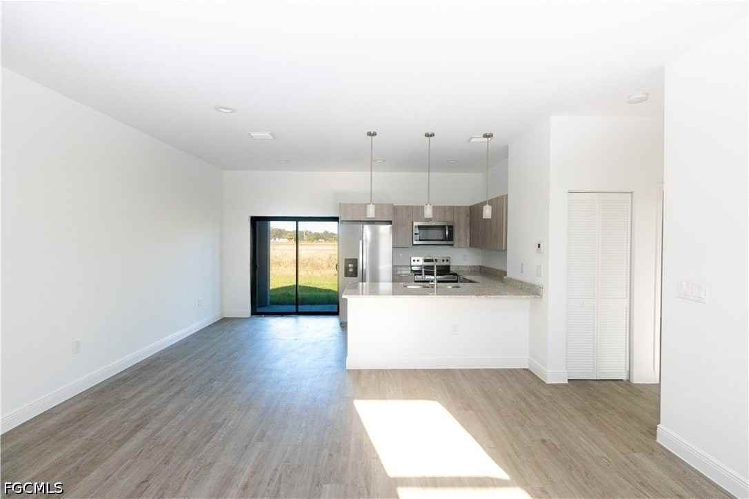 1083 Calico St - Photo 5 of 15