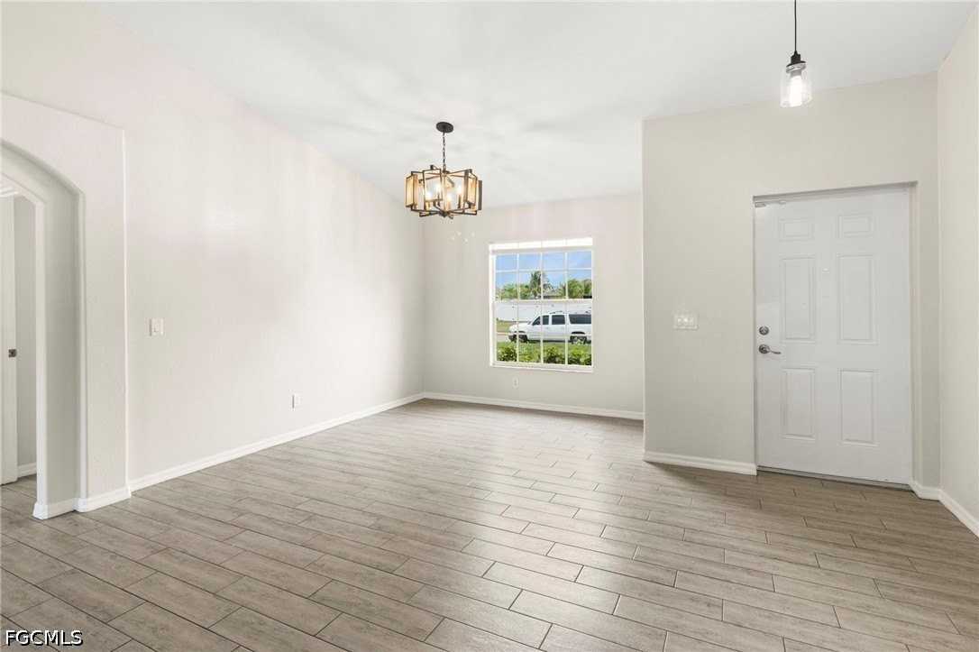 1810 Sw 22nd Ter - Photo 5 of 16