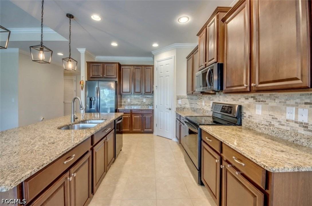 236 Destiny Cir - Photo 4 of 28