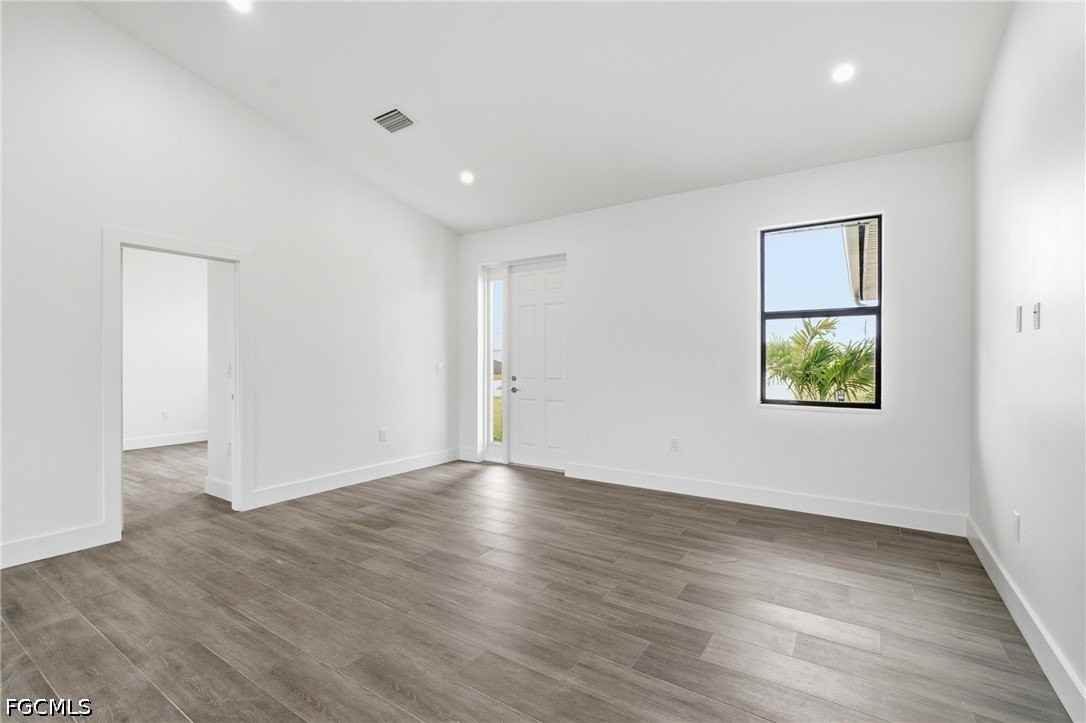 1431 Nw 17th Ave - Photo 4 of 48