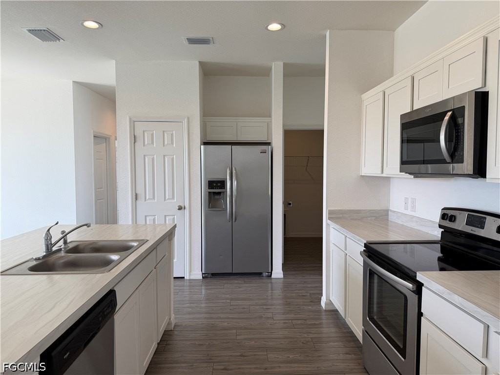 916 Nw 3rd Ave - Photo 4 of 45