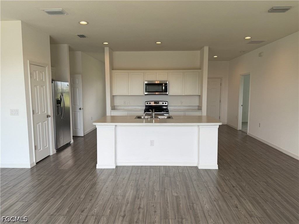 916 Nw 3rd Ave - Photo 5 of 45