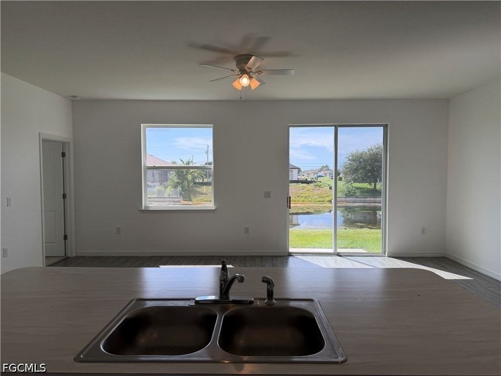 916 Nw 3rd Ave - Photo 6 of 45