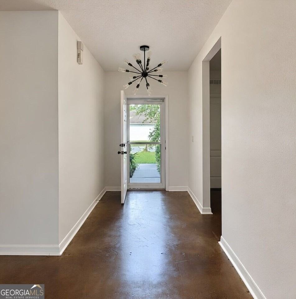 403 Soncel Dr - Photo 3 of 40