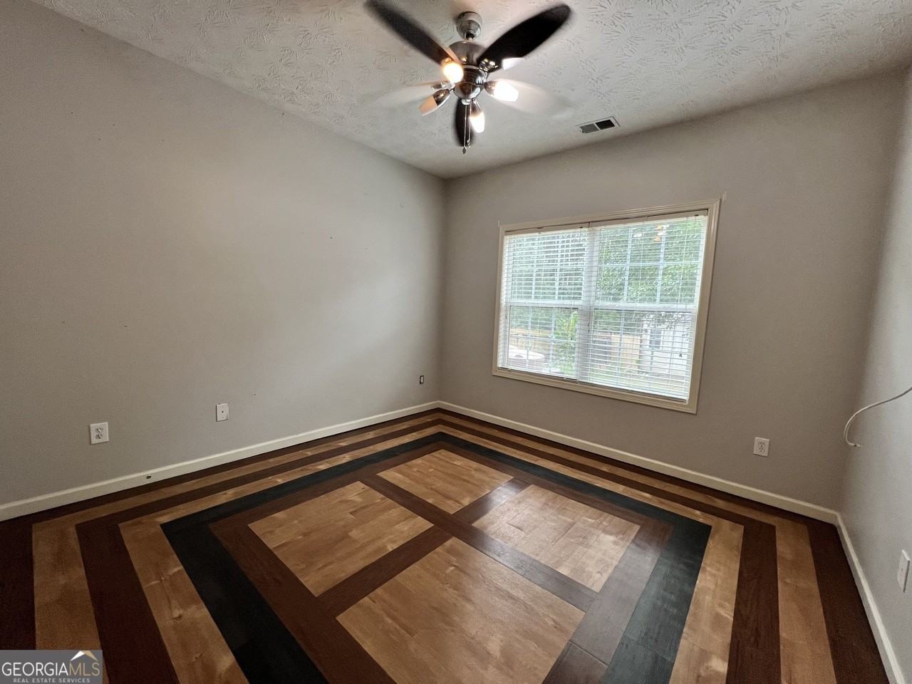 2401 Smoke Ct