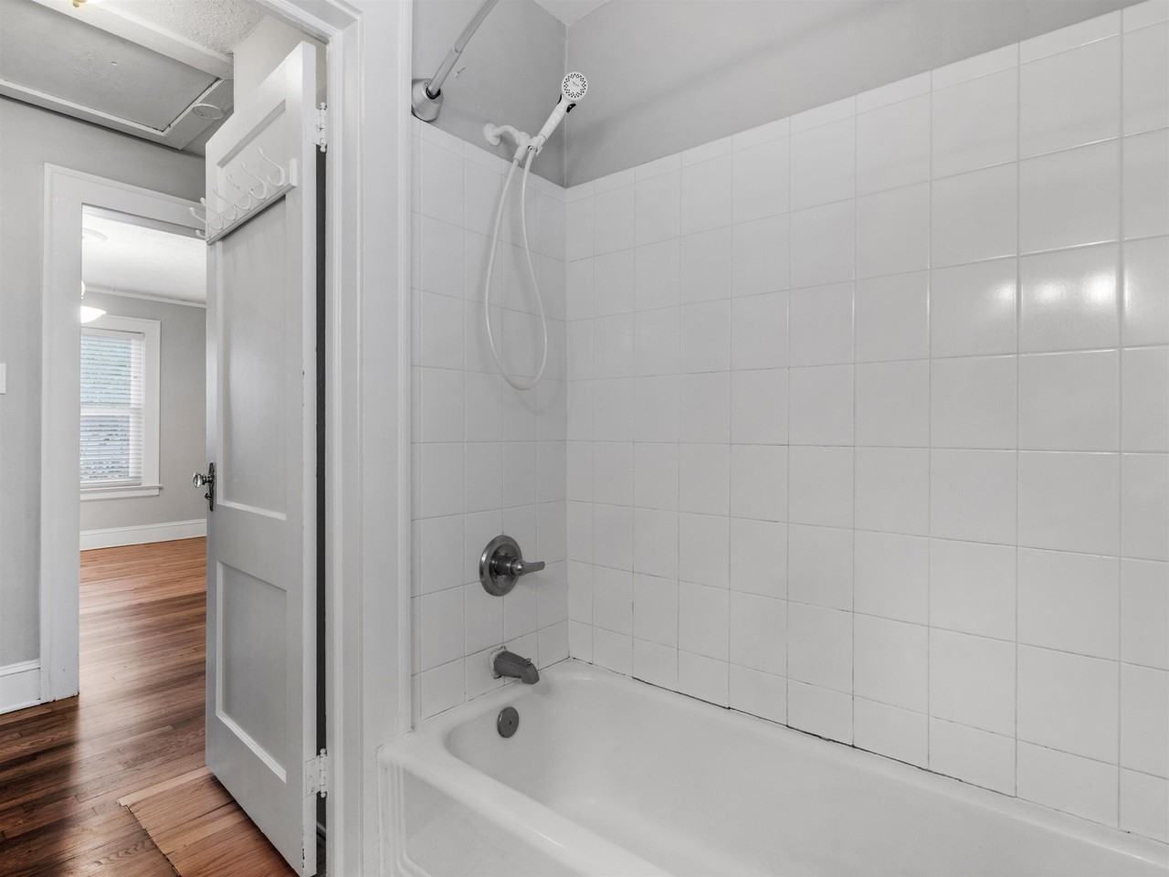 1724 Virginia Ave - Photo 2 of 18