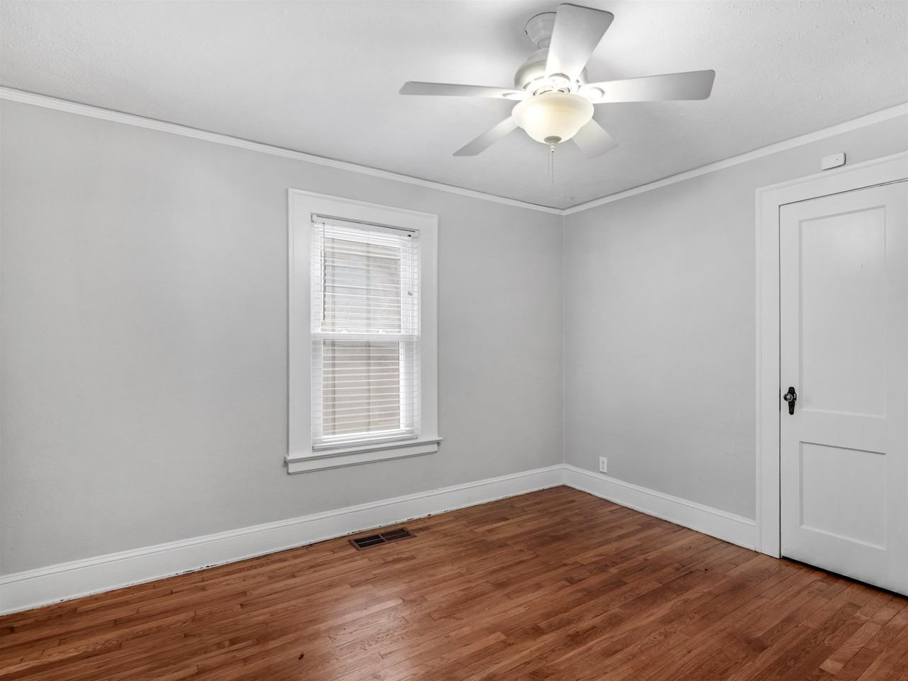 1724 Virginia Ave - Photo 6 of 18