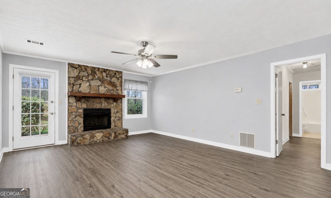 50 Old Lantern Dr - Photo 2 of 3