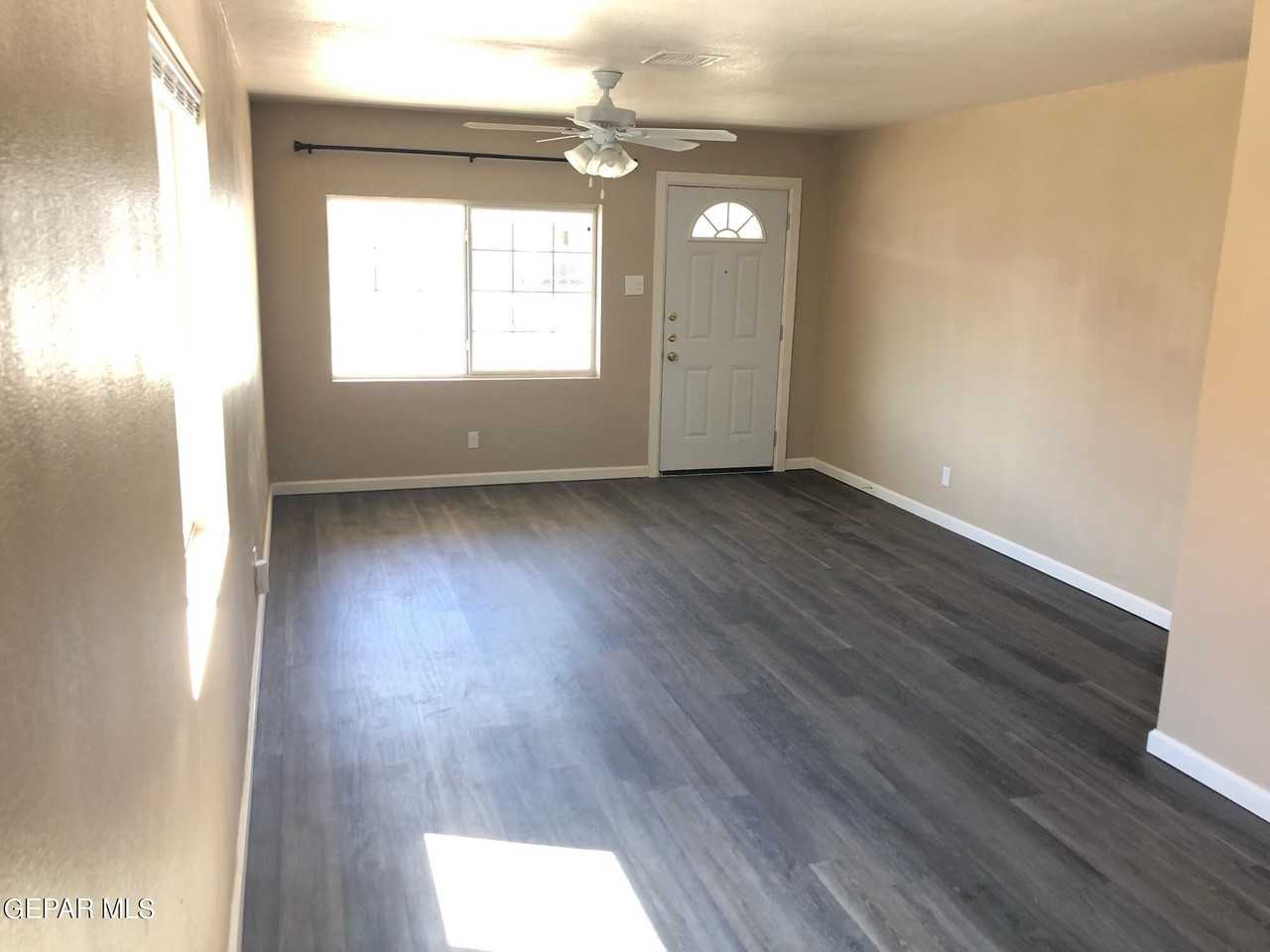 8420 Mount Whitney Dr - Photo 2 of 16