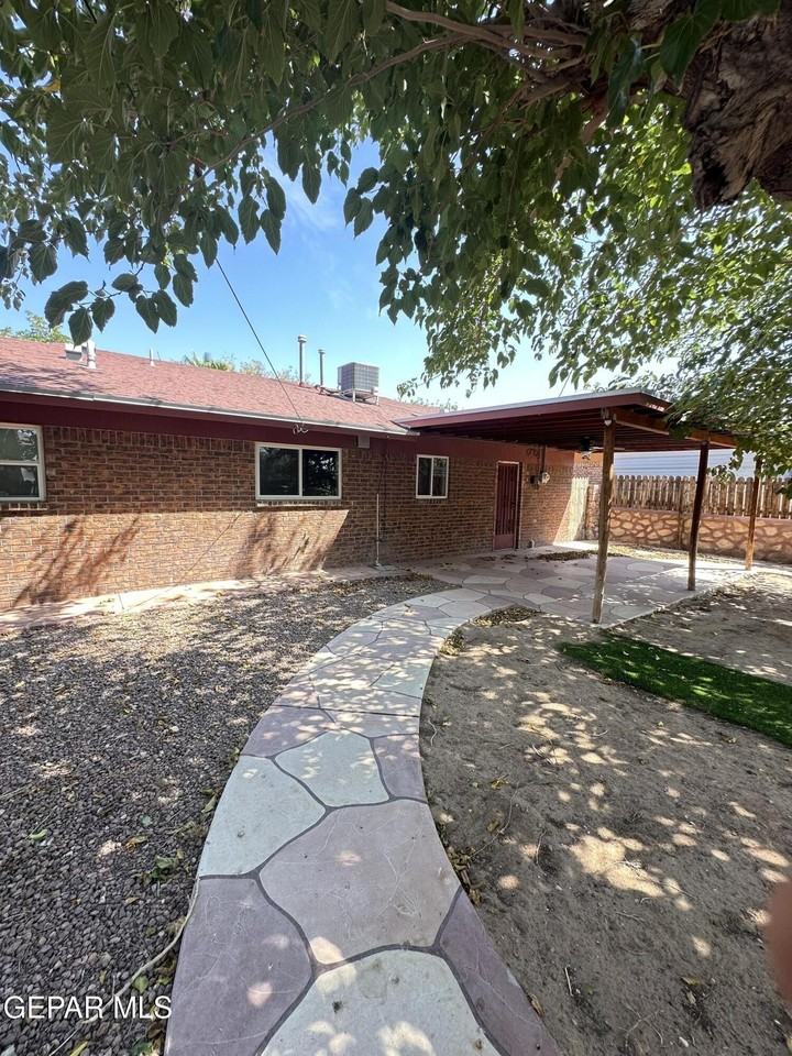 1209 Antonio St - Photo 6 of 21