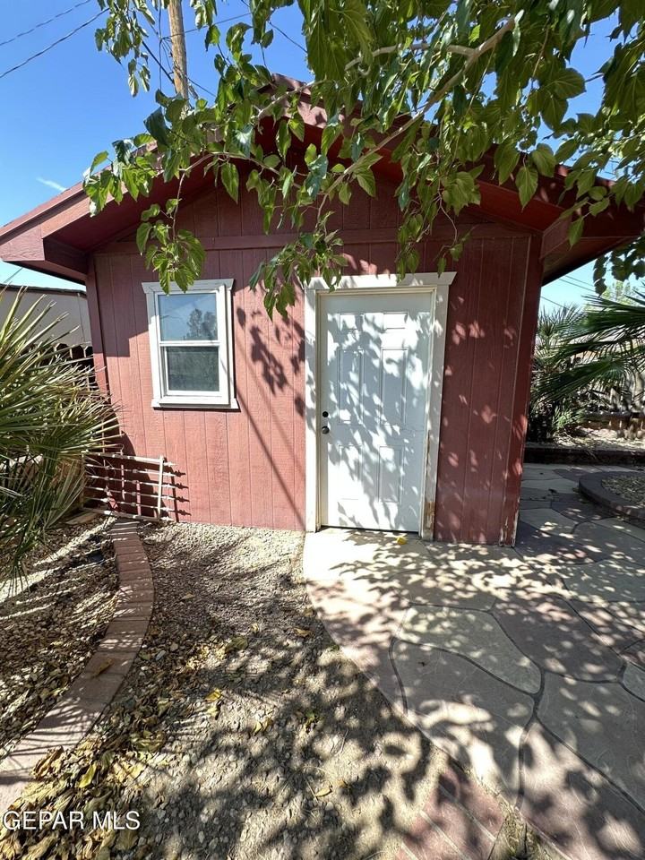 1209 Antonio St - Photo 7 of 21