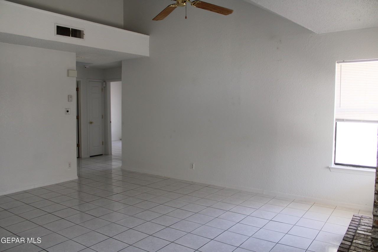 1694 Leroy Bonse Dr - Photo 3 of 25
