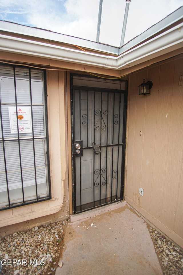 10007 Caribou Dr #D - Photo 3 of 17