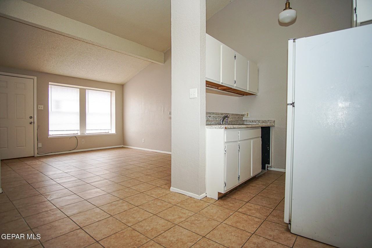 10007 Caribou Dr #D - Photo 6 of 17