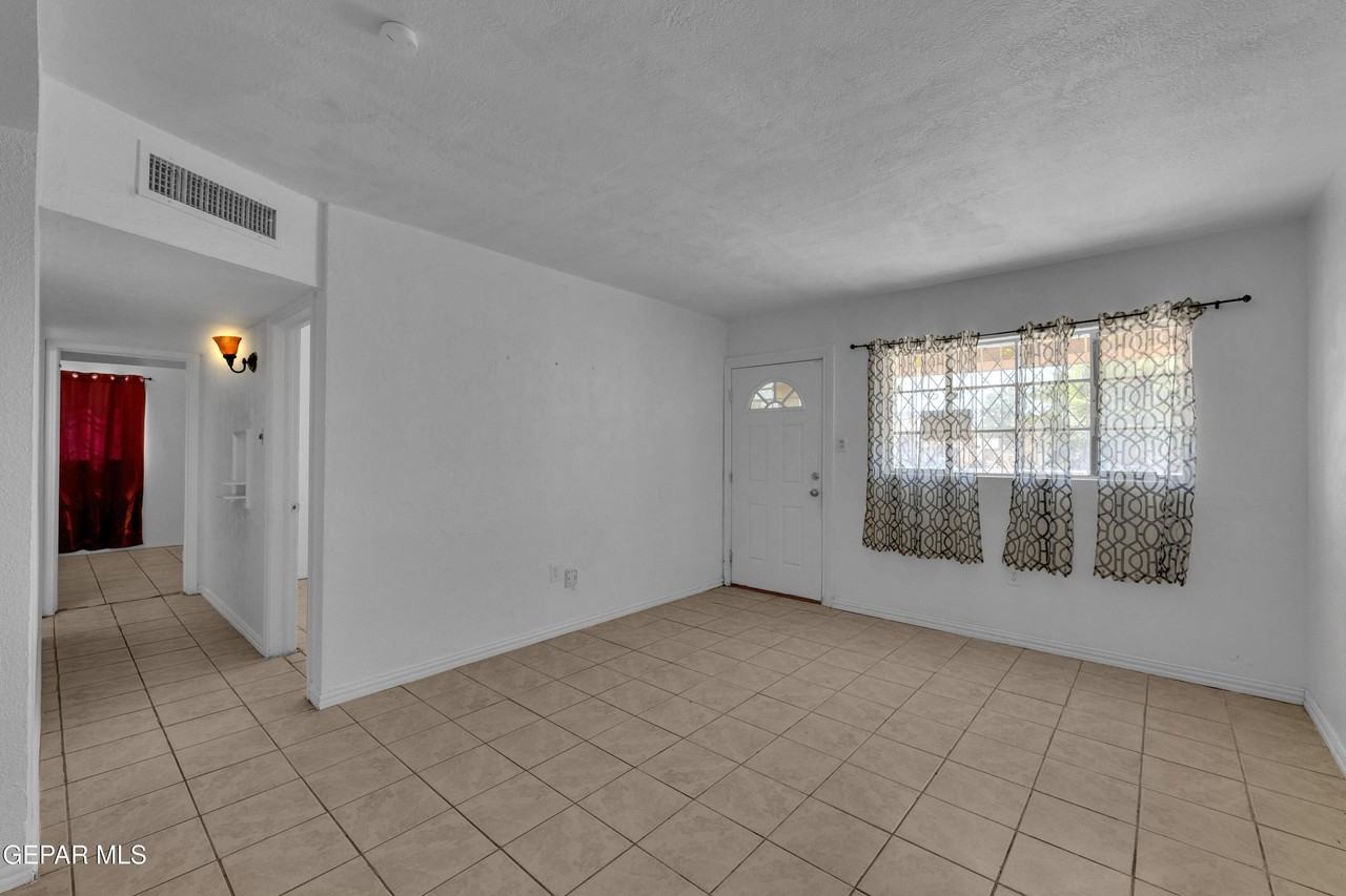 4945 Sierra Madre Dr - Photo 6 of 31
