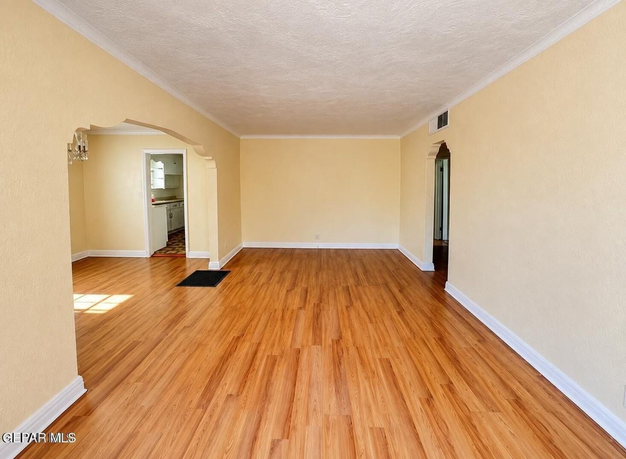1331 Cincinnati Ave - Photo 2 of 17