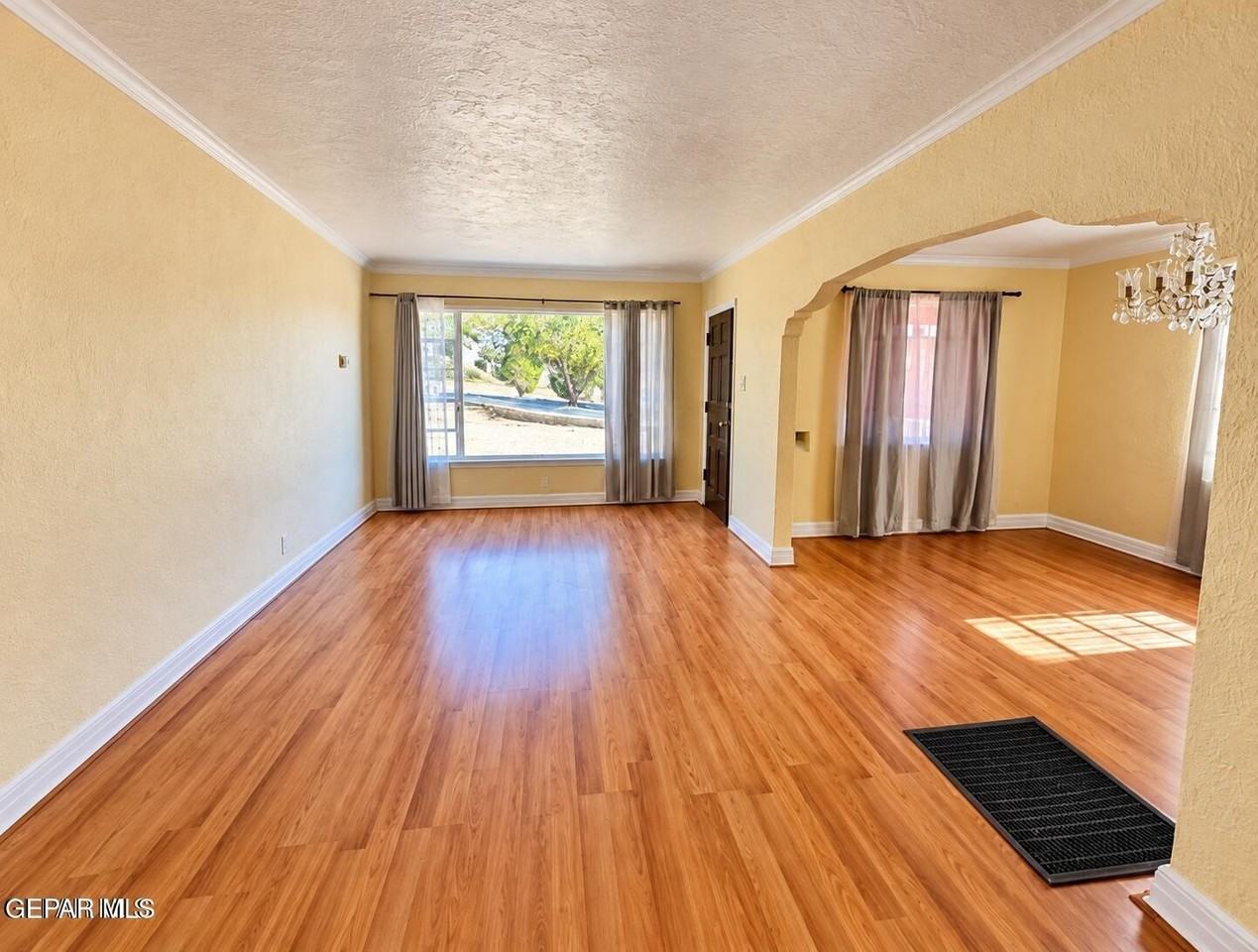 1331 Cincinnati Ave - Photo 3 of 17