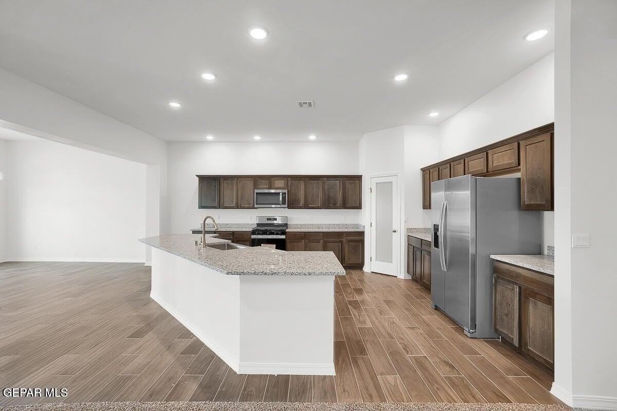 14325 Steve Joyce Pkwy - Photo 7 of 26