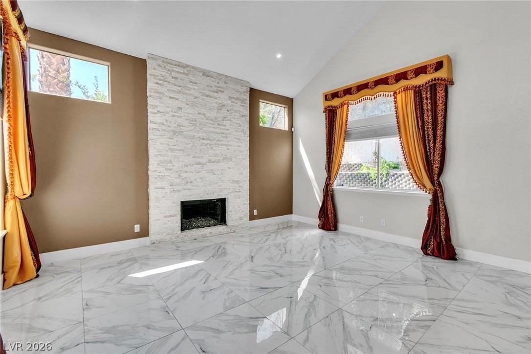 7824 Emerald Harbor Ct - Photo 2 of 43