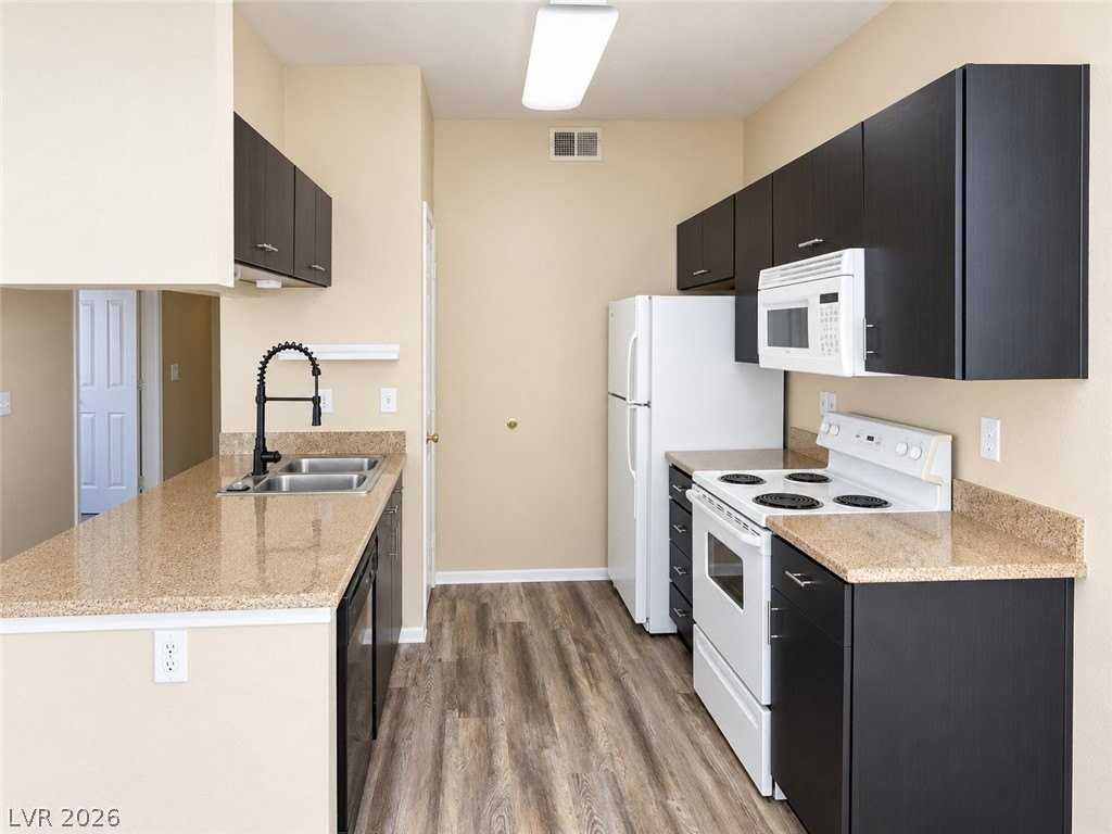 2900 Sunridge Heights Pkwy #928 - Photo 3 of 10