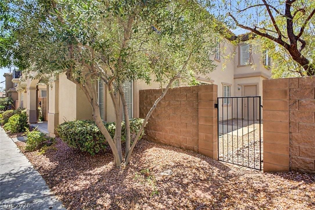 2435 Cordoba Bluff Ct - Photo 3 of 34