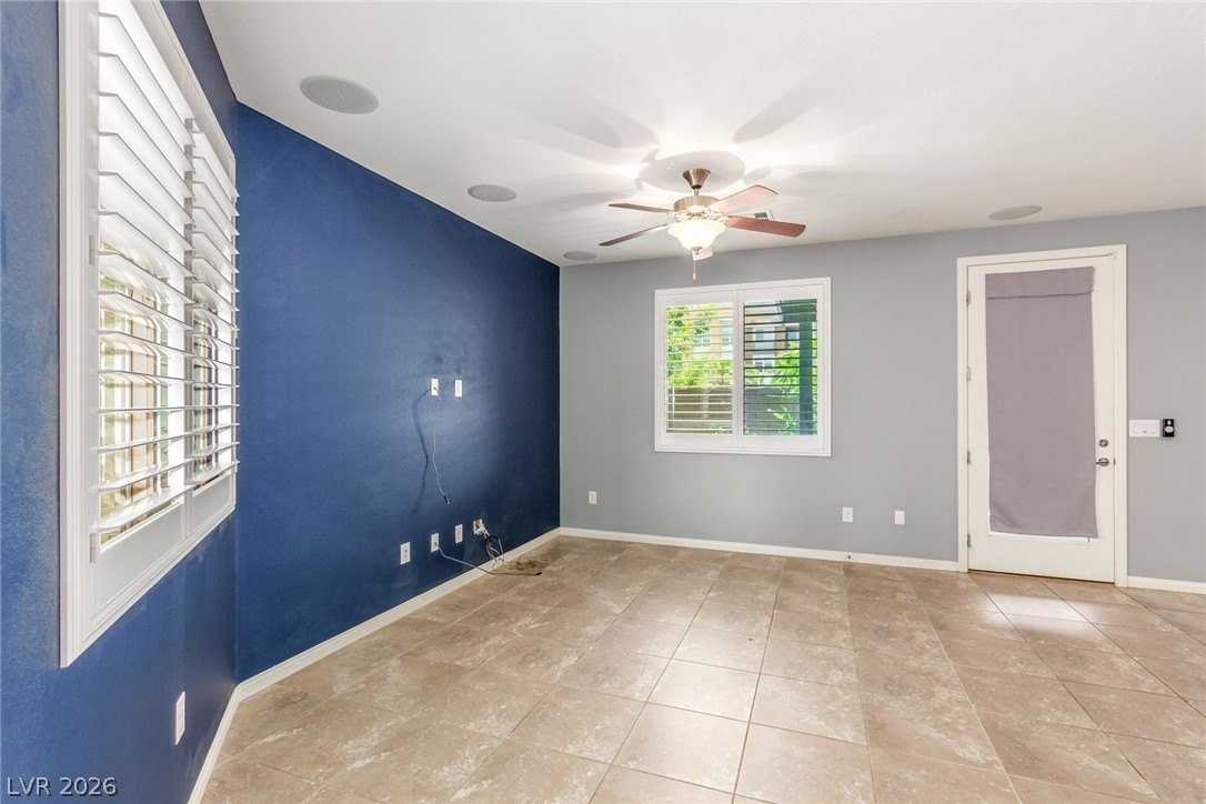 6644 Seahorse Reef St - Photo 4 of 47