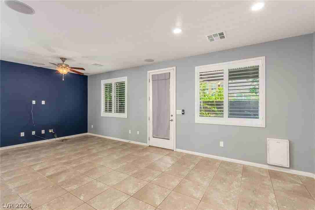 6644 Seahorse Reef St - Photo 7 of 47