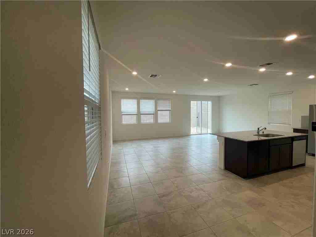8739 Beverly Grove Ct - Photo 3 of 32