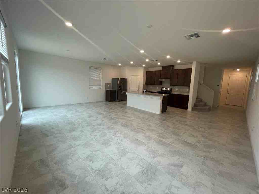 8739 Beverly Grove Ct - Photo 4 of 32